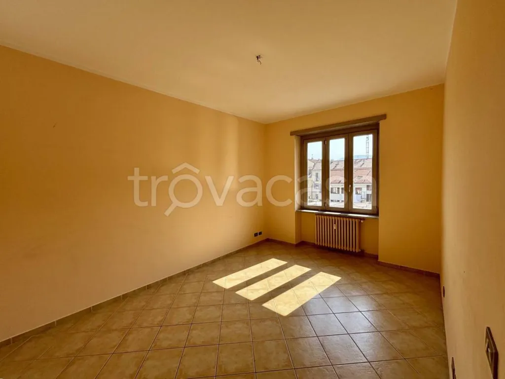 Pièces - Modernised 2-Bed Flat with Balcony in Pinerolo