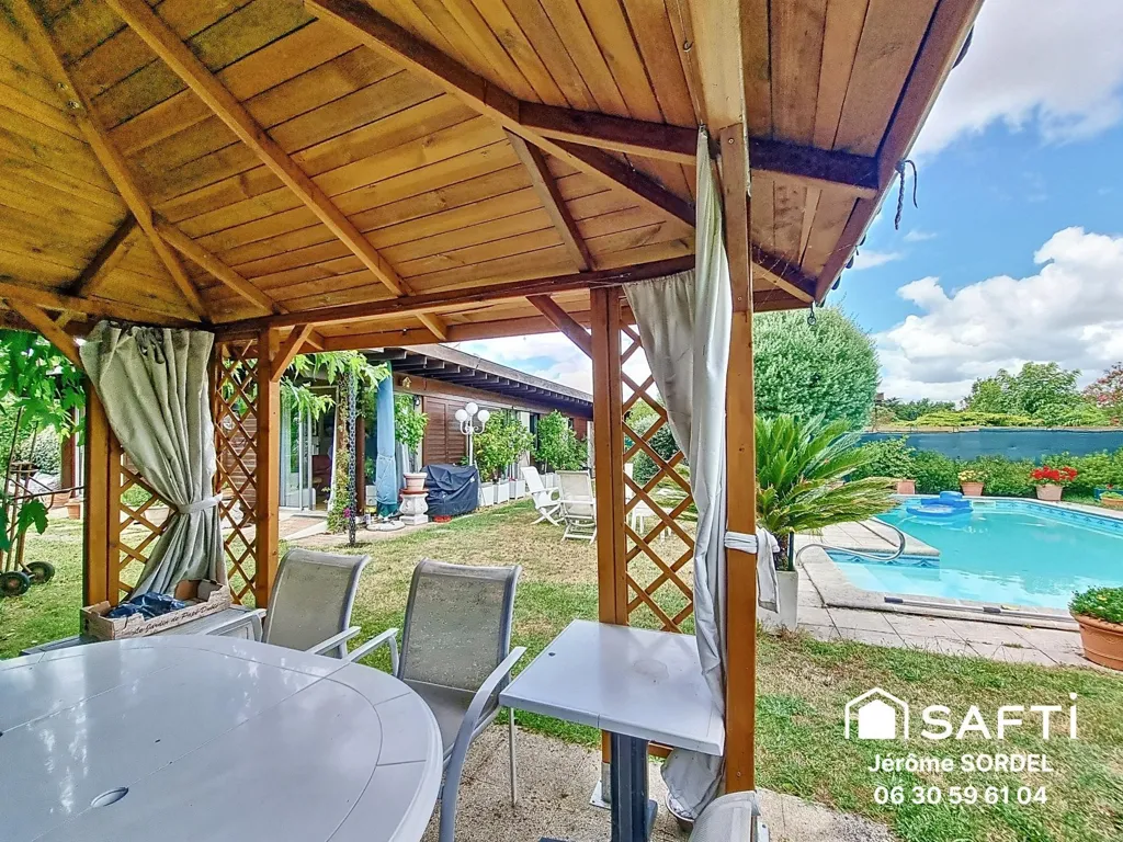 Bassein - House with Pool in Quiet Street, Mérignac