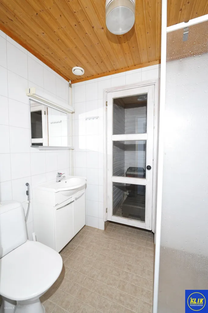 Salles de bain - One-Bedroom Flat with Sauna in Pori Centre