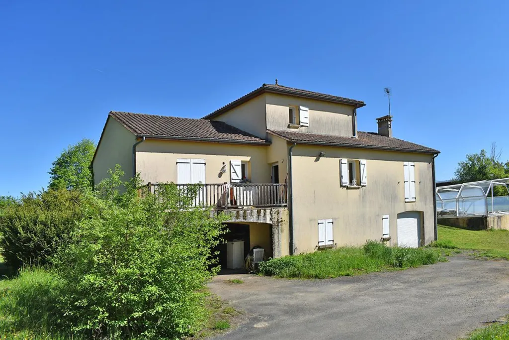 Välivaade - Contemporary House with Pool in Saint Geniès