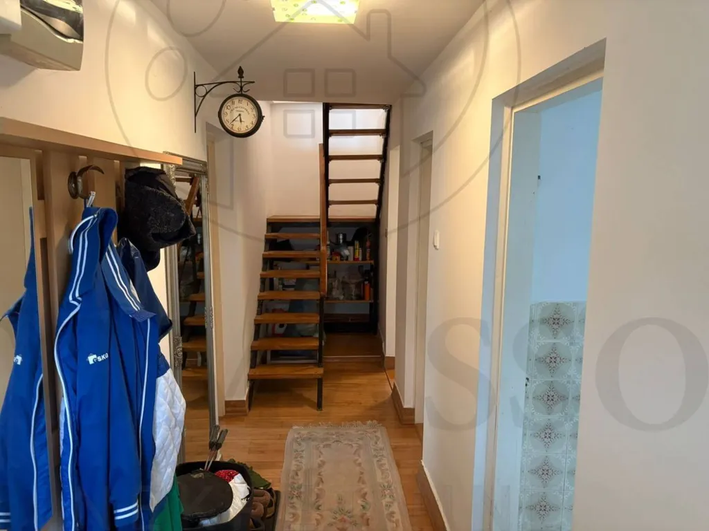 Ingresso - 4-Bedroom House with Balcony near Tuhelj