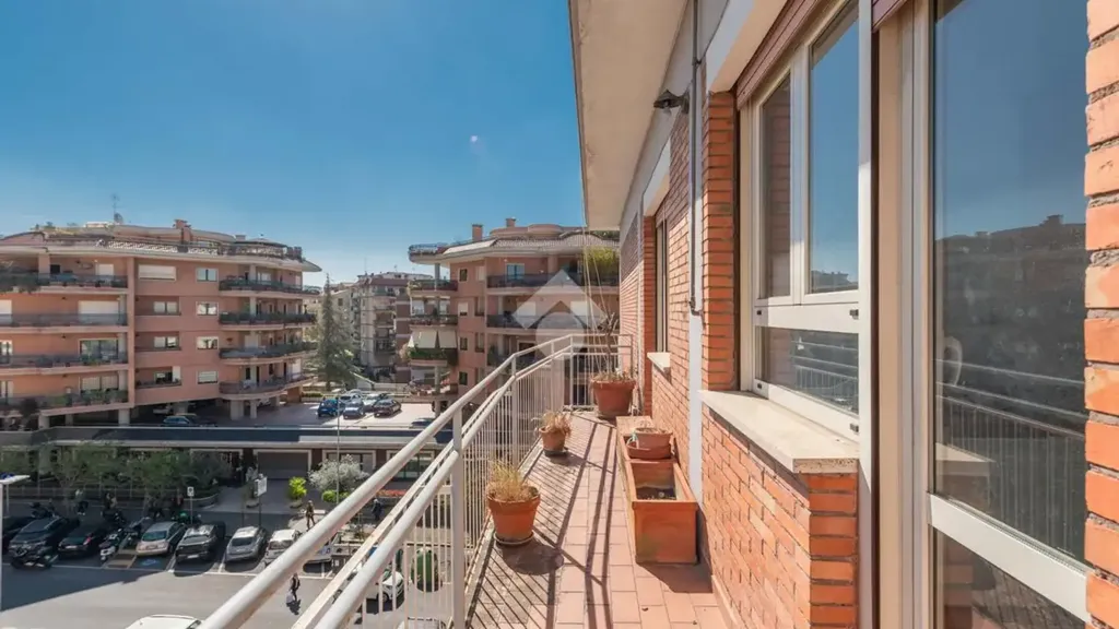 Balcone - Apartment with Panoramic Balcony in Rome
