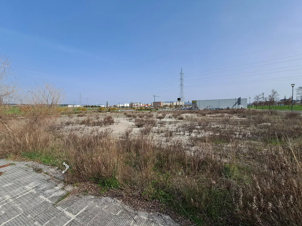 Jardin - Commercial Plot in Zizur Mayor, Navarra