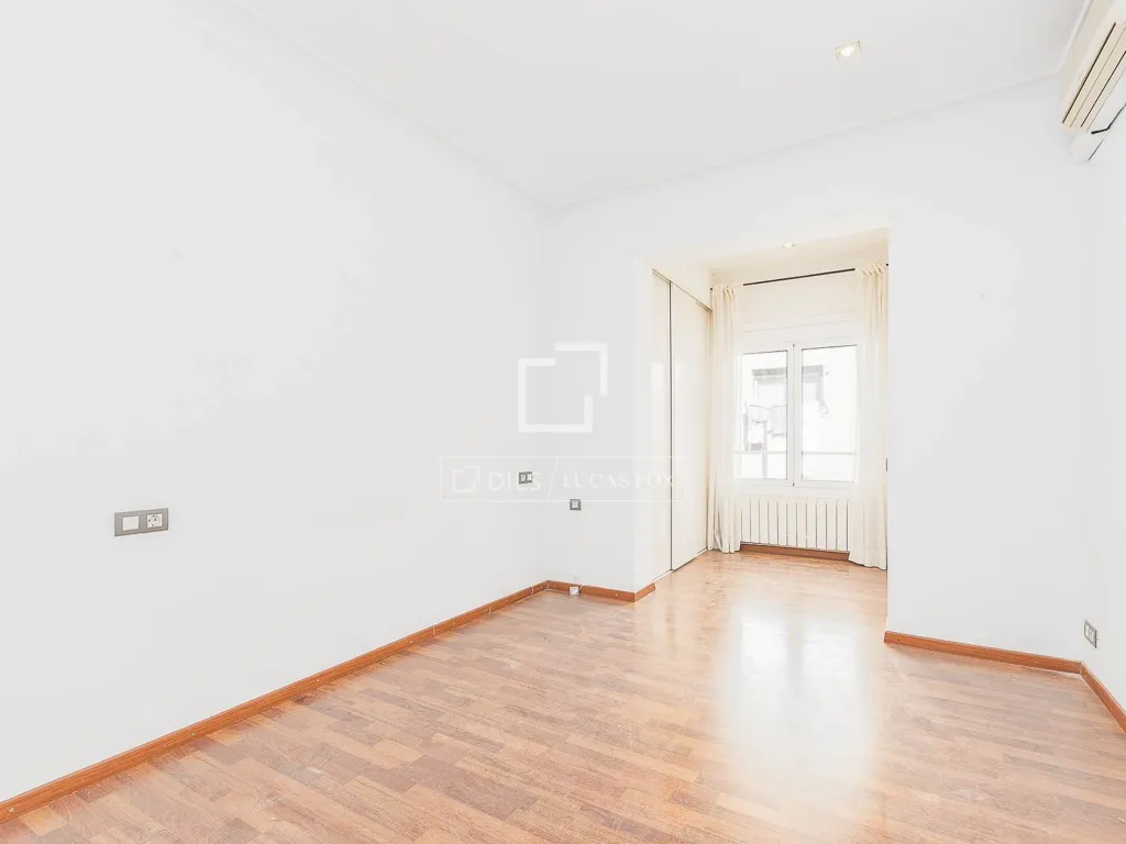 Pièces - Bright Apartment with Terrace in Barcelona