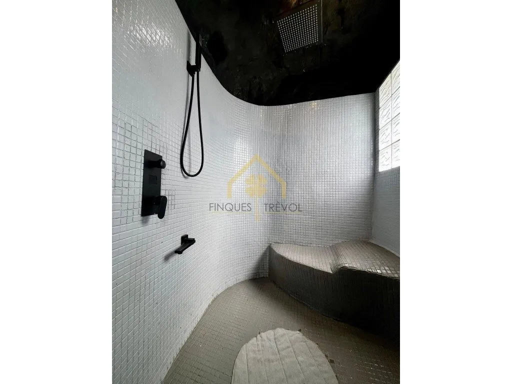 Bathrooms - Luxury House with Pool in La Garriga