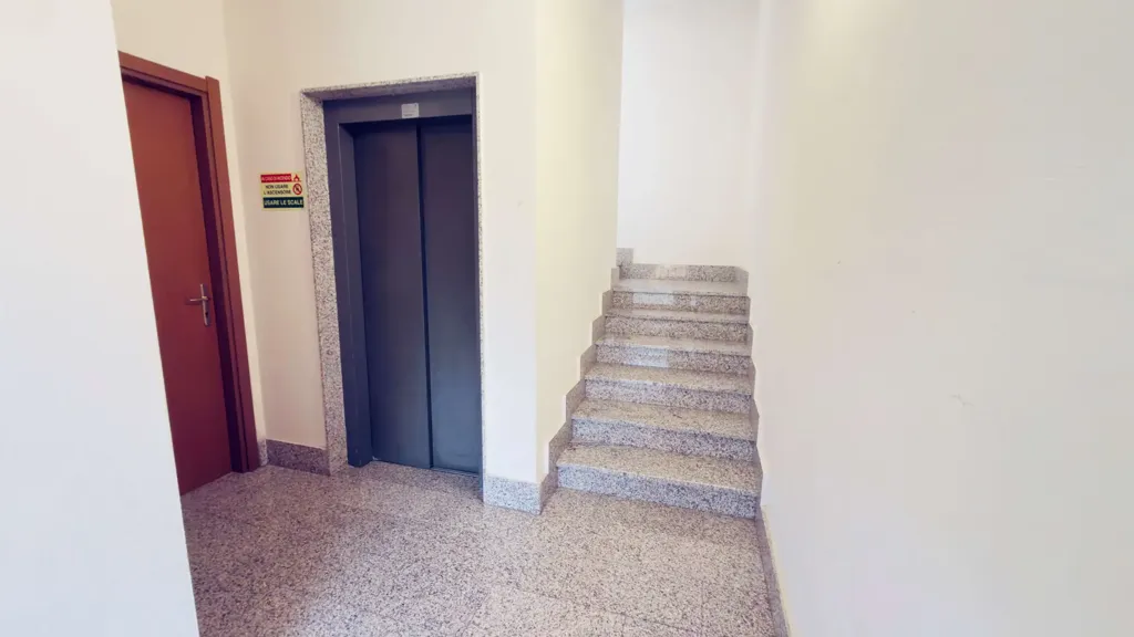 Entrée - Trilocale with Terrace in Sassari
