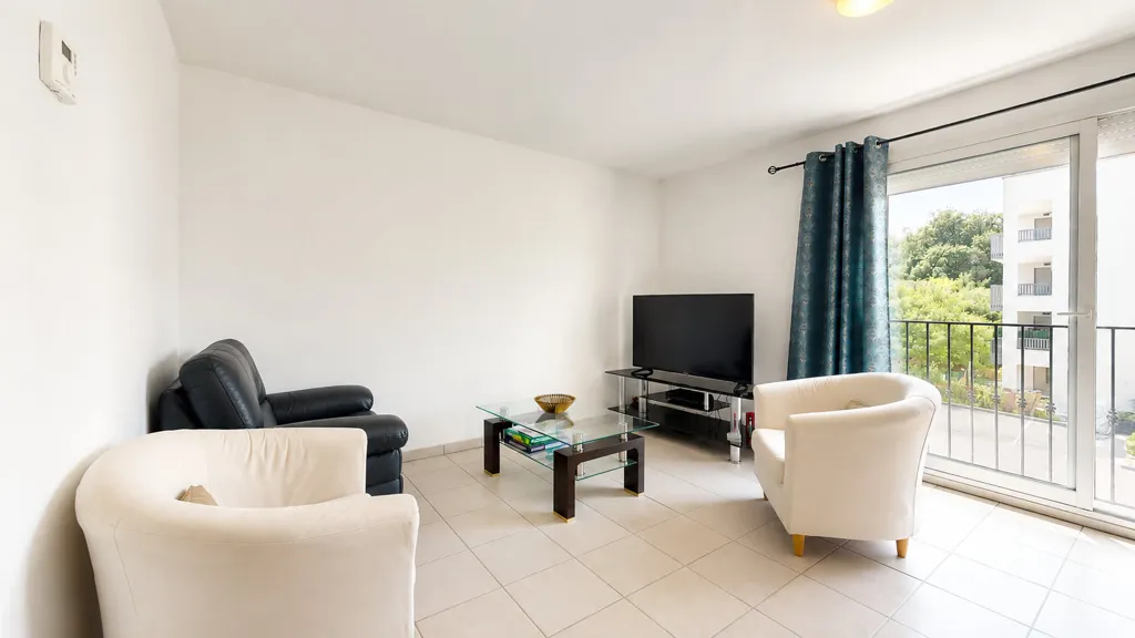 Soggiorno - Duplex Flat with Parking in Villefranche-sur-Saône
