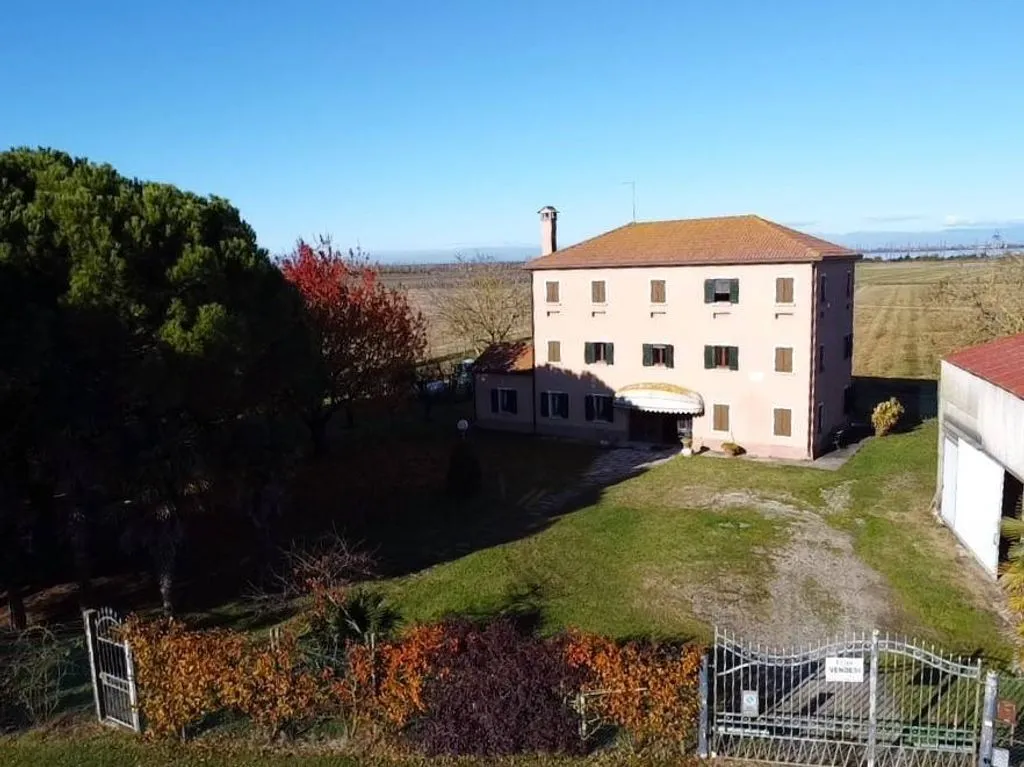 Õhuvaade - Historic Farmhouse with Pier in Jesolo