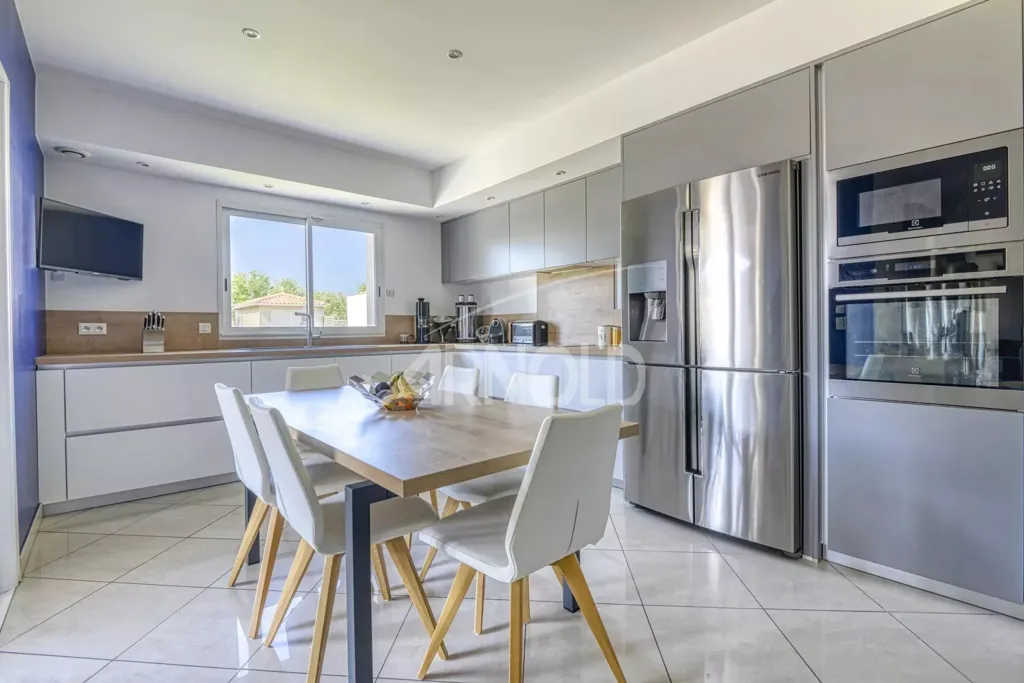 Cuisine - Maison Contemporaine avec Piscine près de Nantes