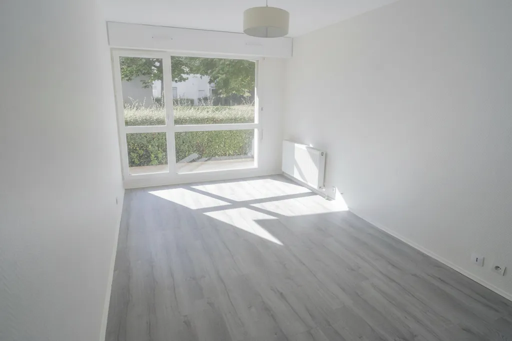 Toad - Studio Flat with Terrace near Chartres Station