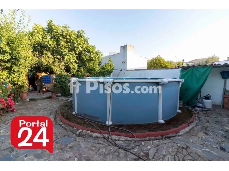 Bassein - Charming House with Patio in La Albuera