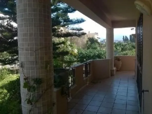 Terrazza - Villa con piscina e giardino a Oliveri