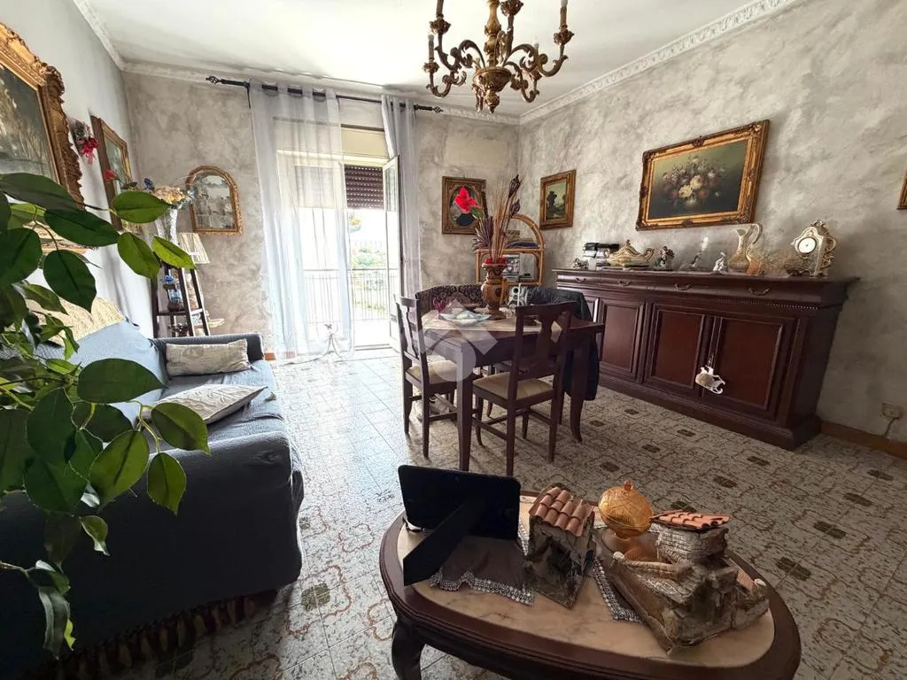 Salle à manger - Two-Bedroom Apartment with Balcony in Pitrè Alta, Palermo