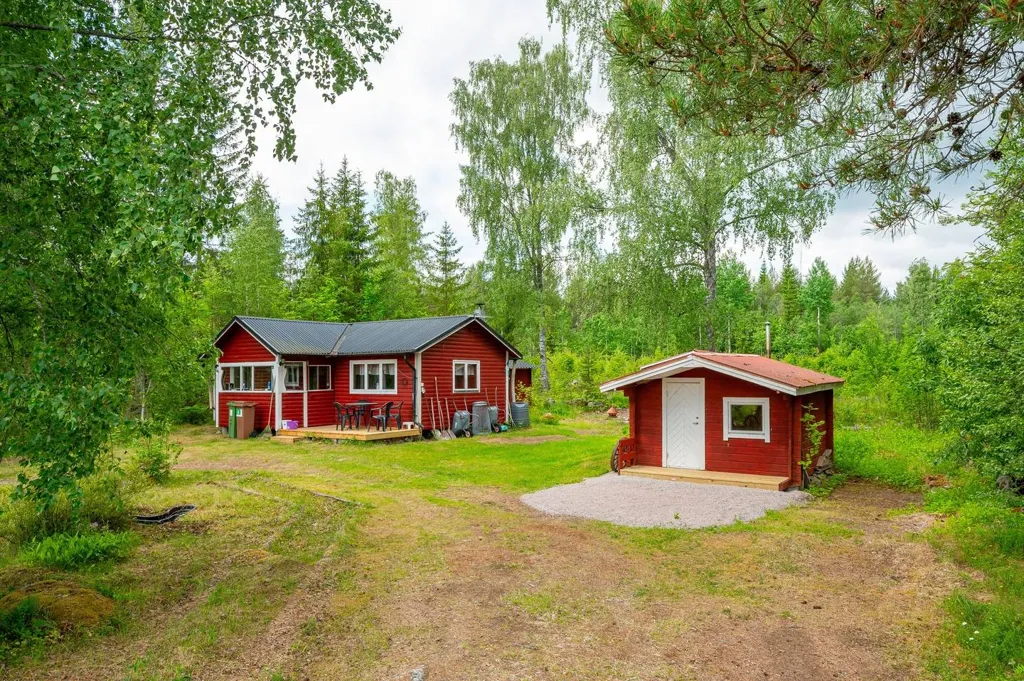 2-toaline maja asukohas Sandvikens kommun