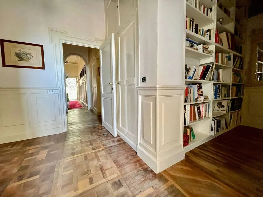 Kabinet - Period Villa with City View in Florence