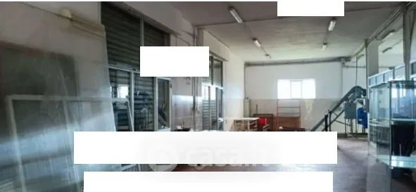 Pièces - Laboratory with Potential for Residential Use in Ilbono