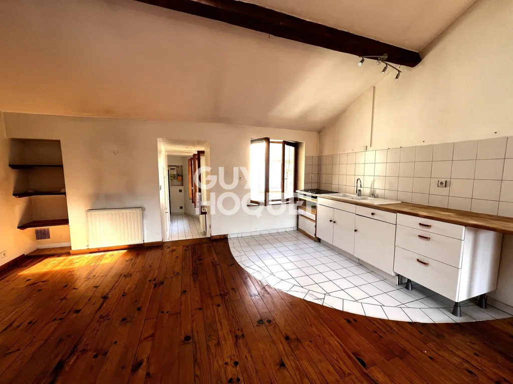 Cucina - Traversant Flat with Triple Exposure in Lyon 4