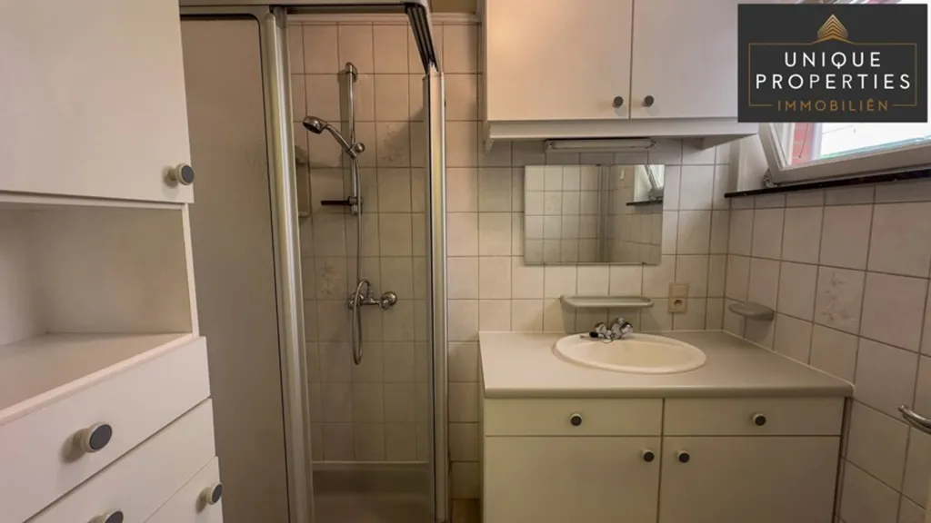 Salles de bain - Maison à rénover avec jardin à Tielt-Winge