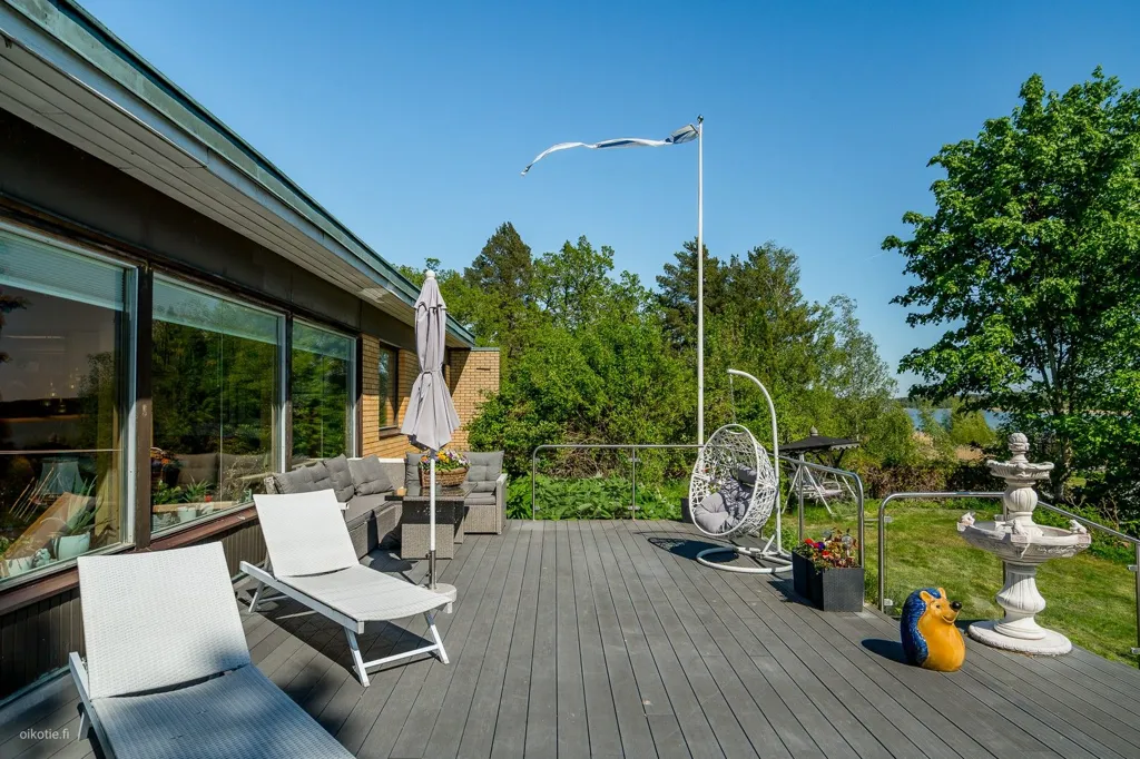 Terrasse - Beachfront House with Private Shore in Hirvensalo