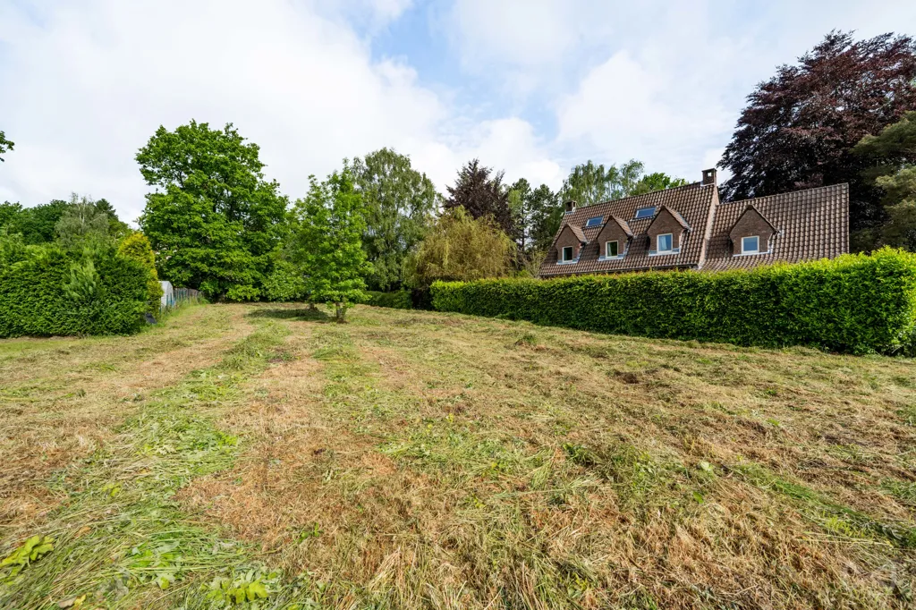 Aed - Building Plot with East-Facing Orientation in Bel-Air