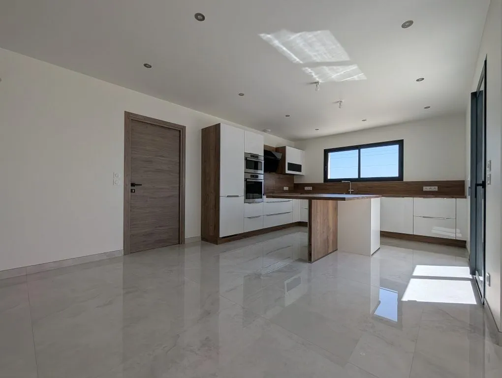 Kitchen - Contemporary House with Pool in Perrigny-lès-Dijon