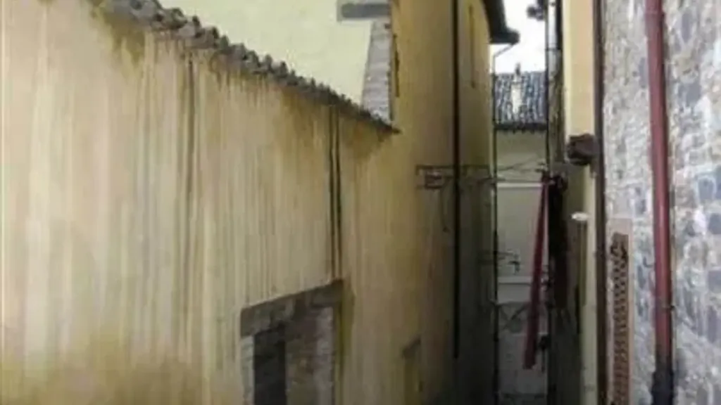 Aed - Restoration-Ready Apartment in San Severino Marche