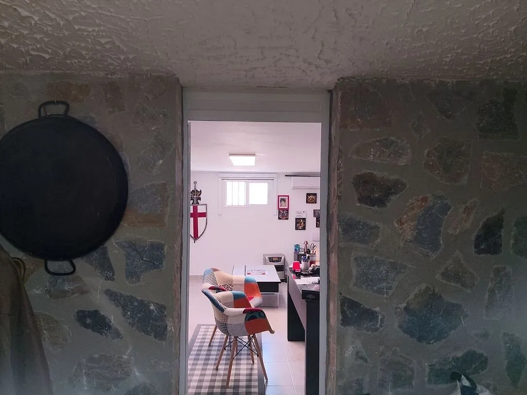 Esik - Three-Bedroom House with Pool in Jacarilla