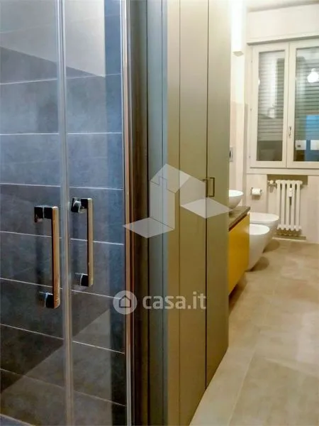 Salles de bain - Rustic Flat with Central Heating in Reggio Emilia Centre