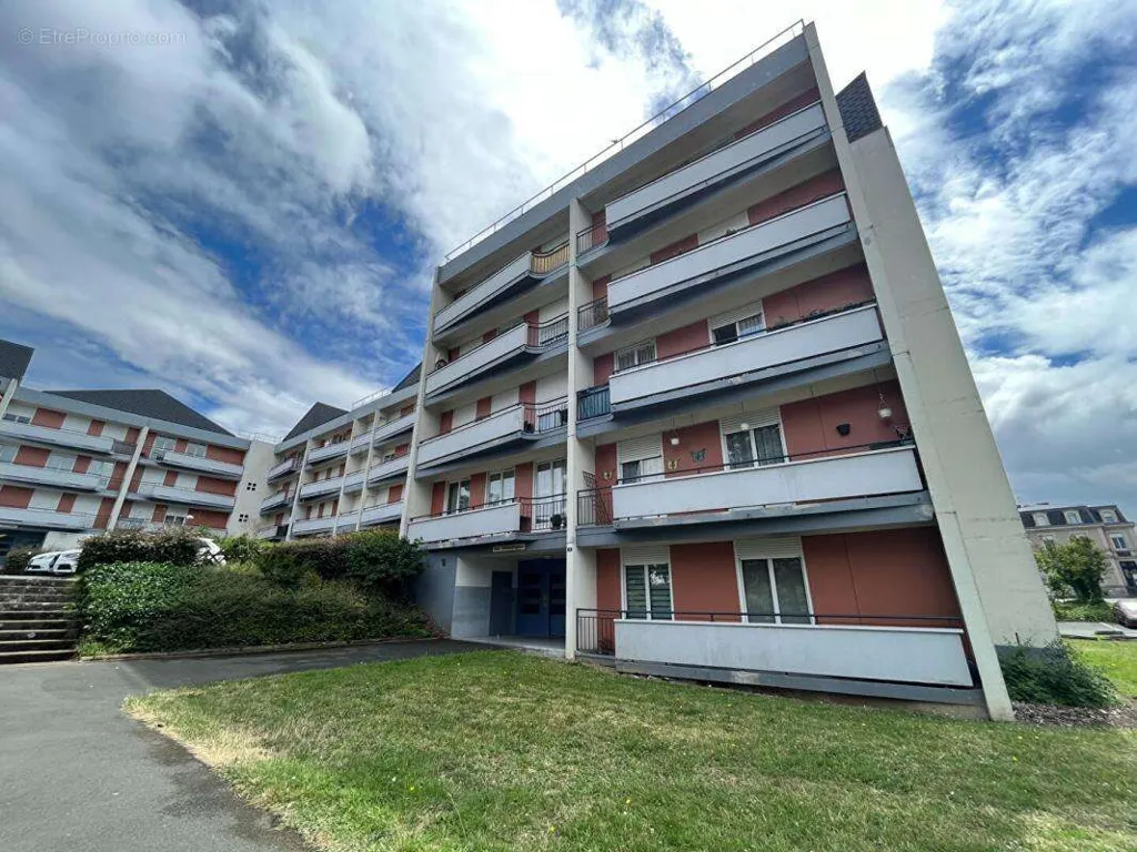 Esterno - Apartment with Two Balconies in Trélazé
