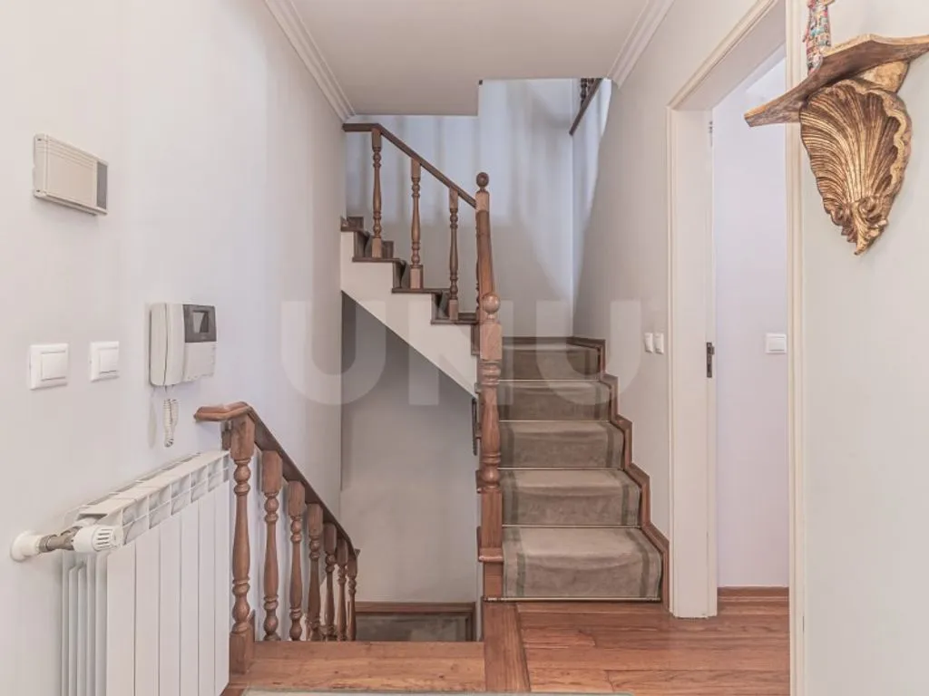 Pièces - Luxury House with Terrace in Almada