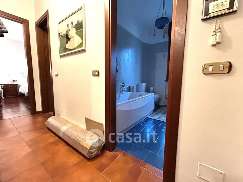 Entrée - Triplex with Double Garage in Varese