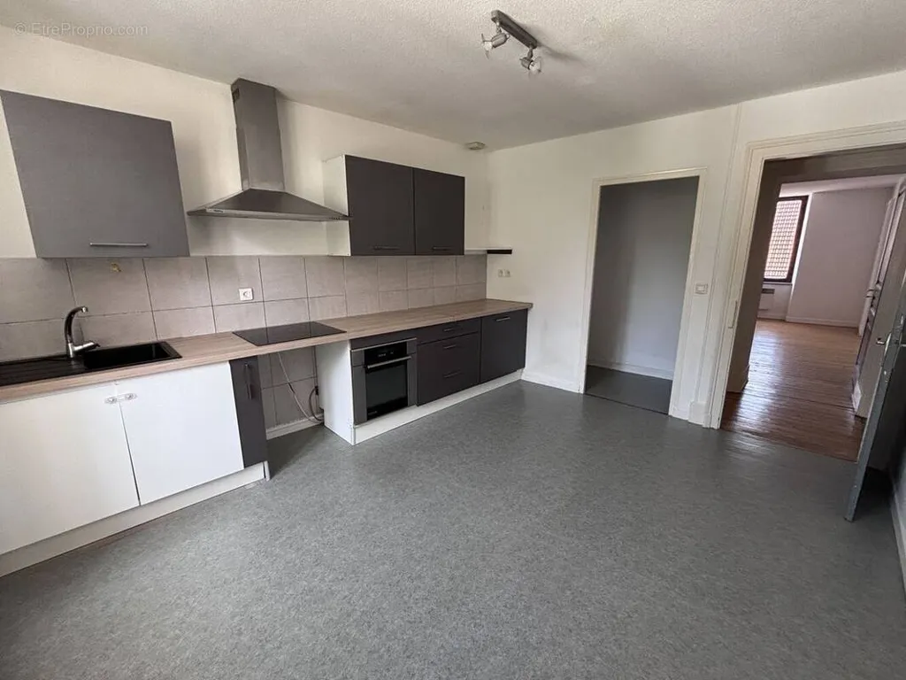 Köök - 4-Bed Apartment in Port-sur-Saône