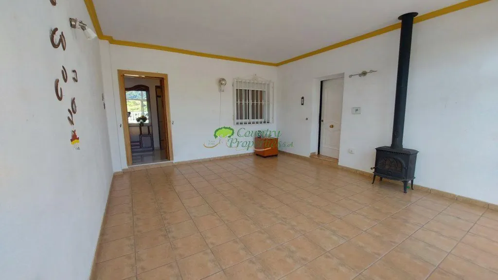 Elutuba - Villa with Pool and Mountain Views in Canillas de Aceituno
