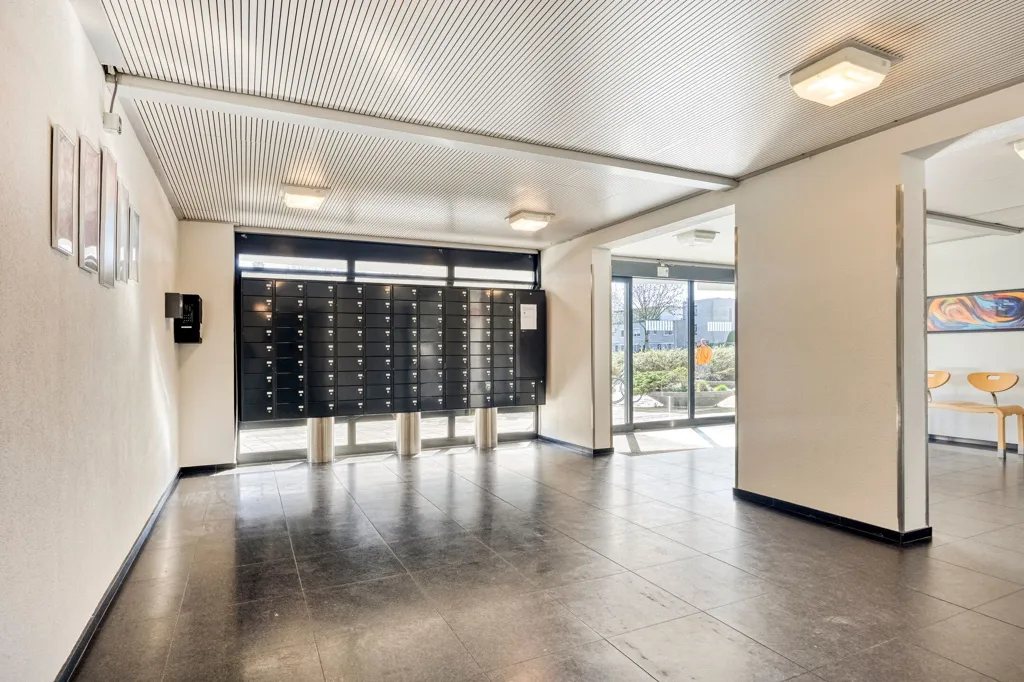 hallway_entrance