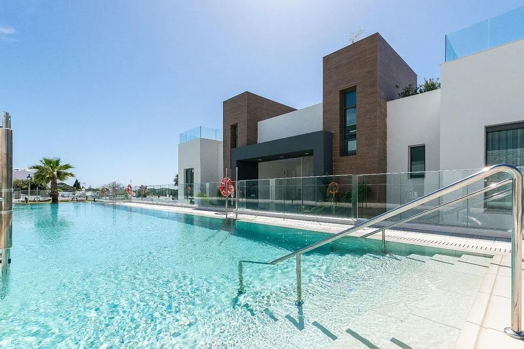 Bassein - Duplex with Sea View and Pool in Marbella