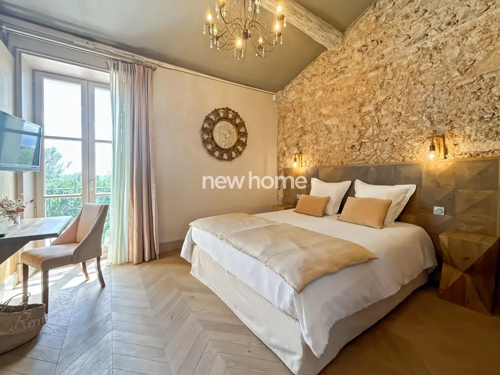 Bedrooms - Luxury Farmhouse with Pool in Fayence