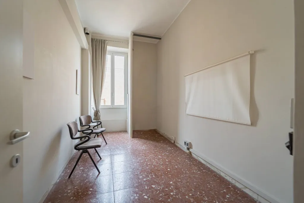 Kabinet - Triplex with Double Exposure in Ludovisi, Rome