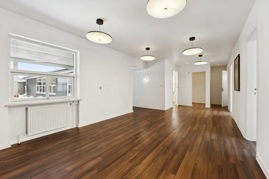 Elutuba - Villa with Office Space in Odense