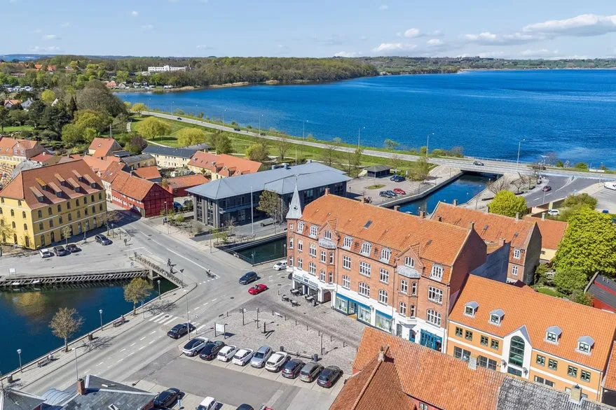 Õhuvaade - Mixed-Use Property with Central Location in Skælskør