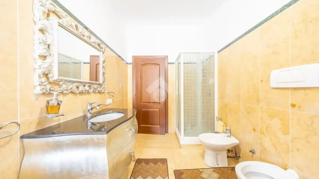 Bagni - Rustic Trilocale with Terrace in Guidonia Montecelio