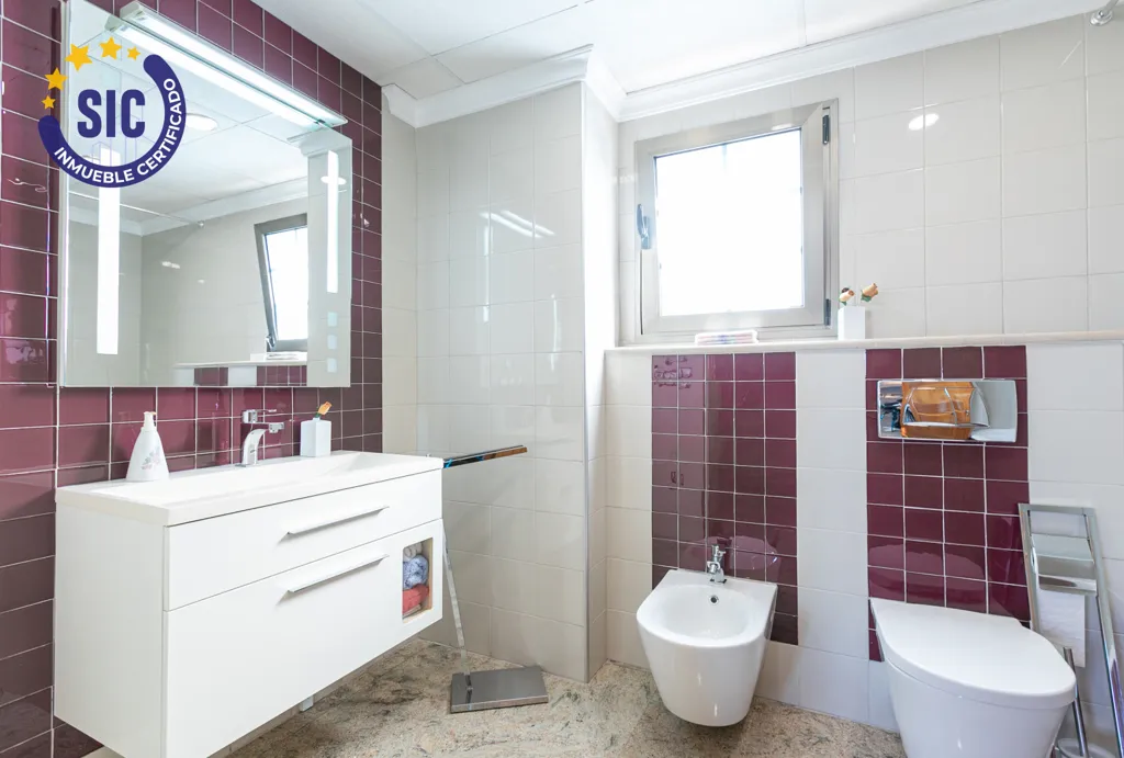 Salles de bain - Independent House with Pool in Gandia