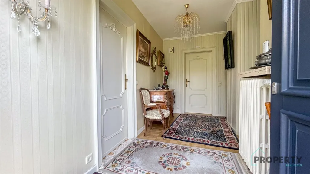 Hallway - Classical Villa with Garden in Dilbeek
