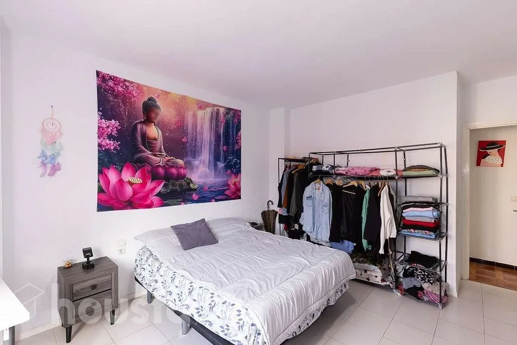 Bedrooms - Apartment with Balcony in Santa Bàrbara