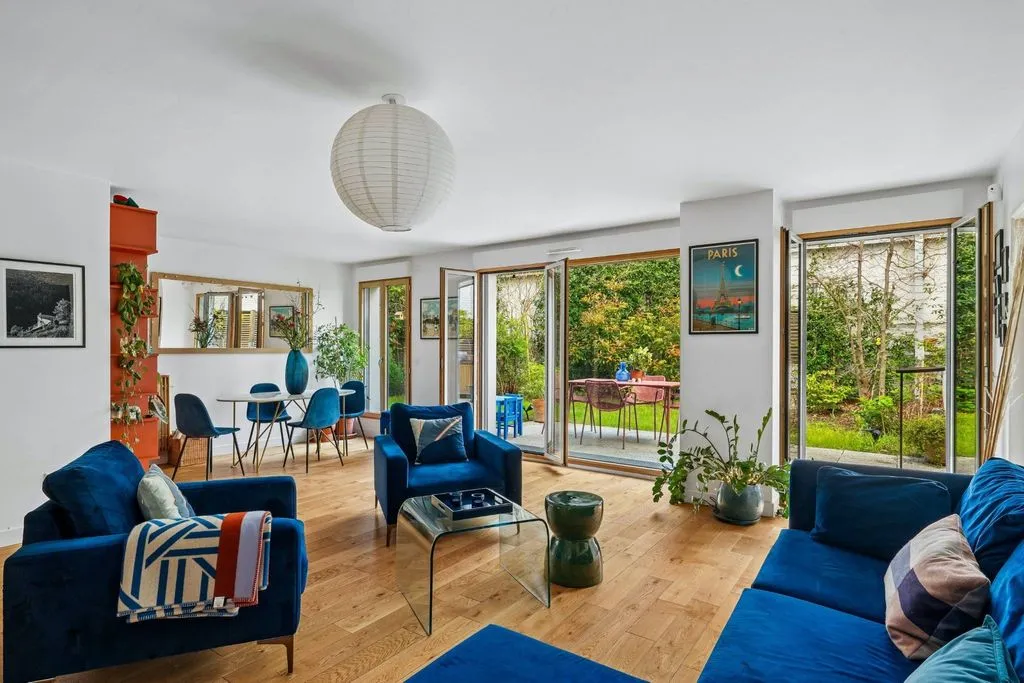 Séjour - Appartement Luxe avec Jardin Privé à Paris