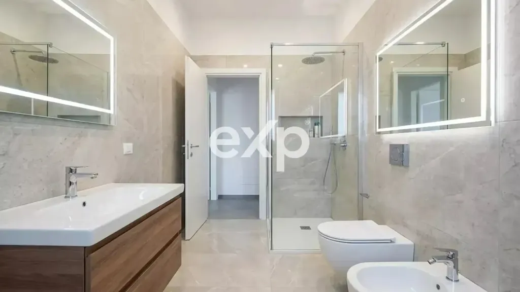 Salles de bain - Apartment with Balcony in Castellanza