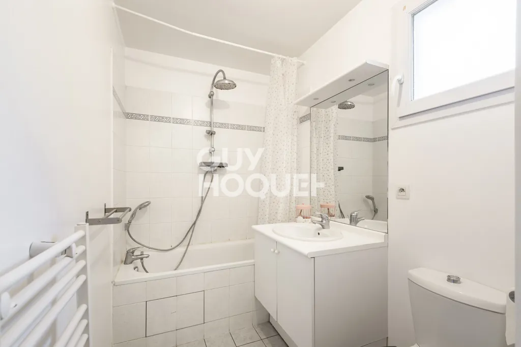 Vannitoad - City Centre Flat with Balcony in Paris