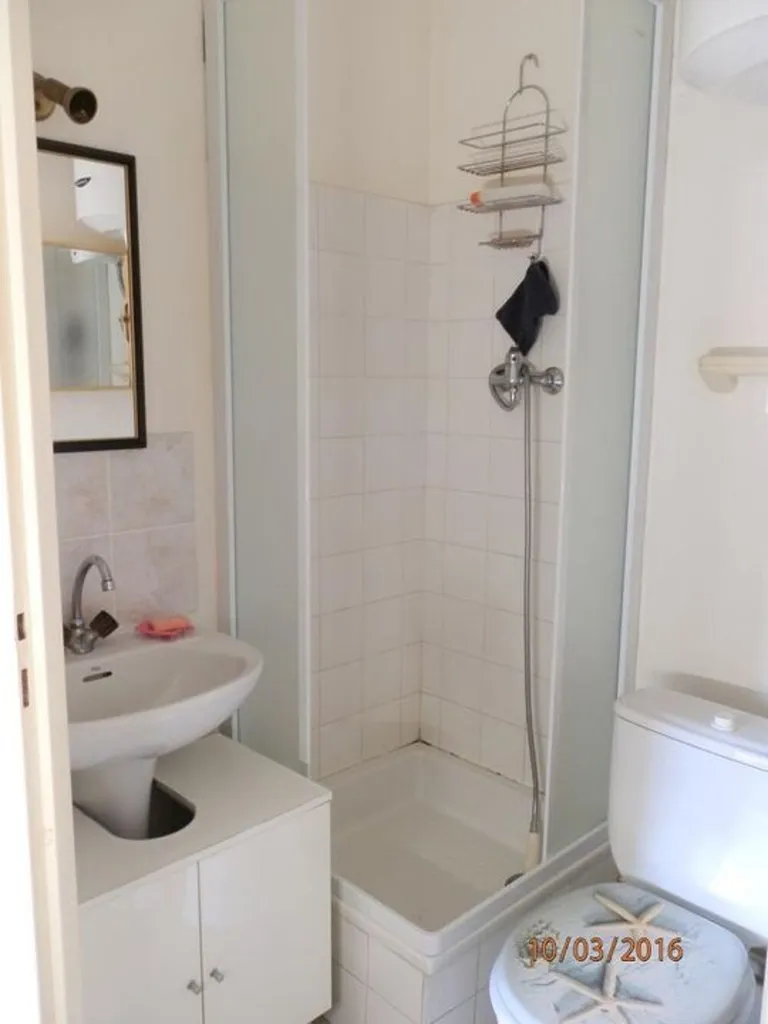 Salles de bain - Studio Meublé avec Ascenseur à Grenoble