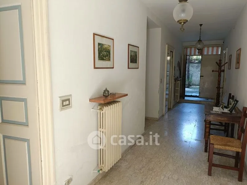 Esik - Townhouse with Piazza View in Brescello
