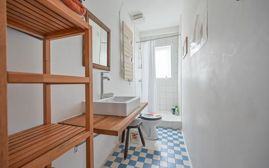 Salles de bain - Appartement avec Combles Aménageables à Paris 18ème