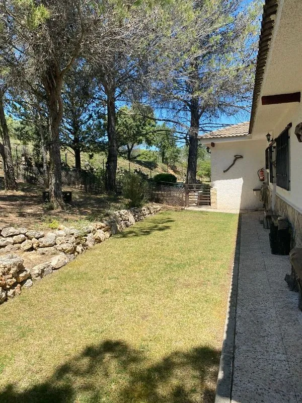 Jardin - Rustic Finca with Pool and Terrace in Durón